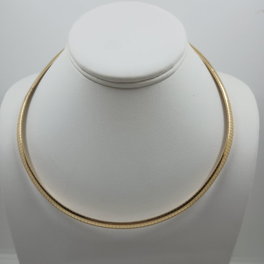 Stunning Gold Tone 19" Omega Chain Necklace